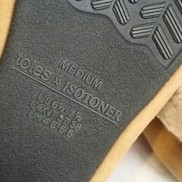 Totes ISOTONER Shoes Tan 6.5/7.5 - Picture 6 of 6